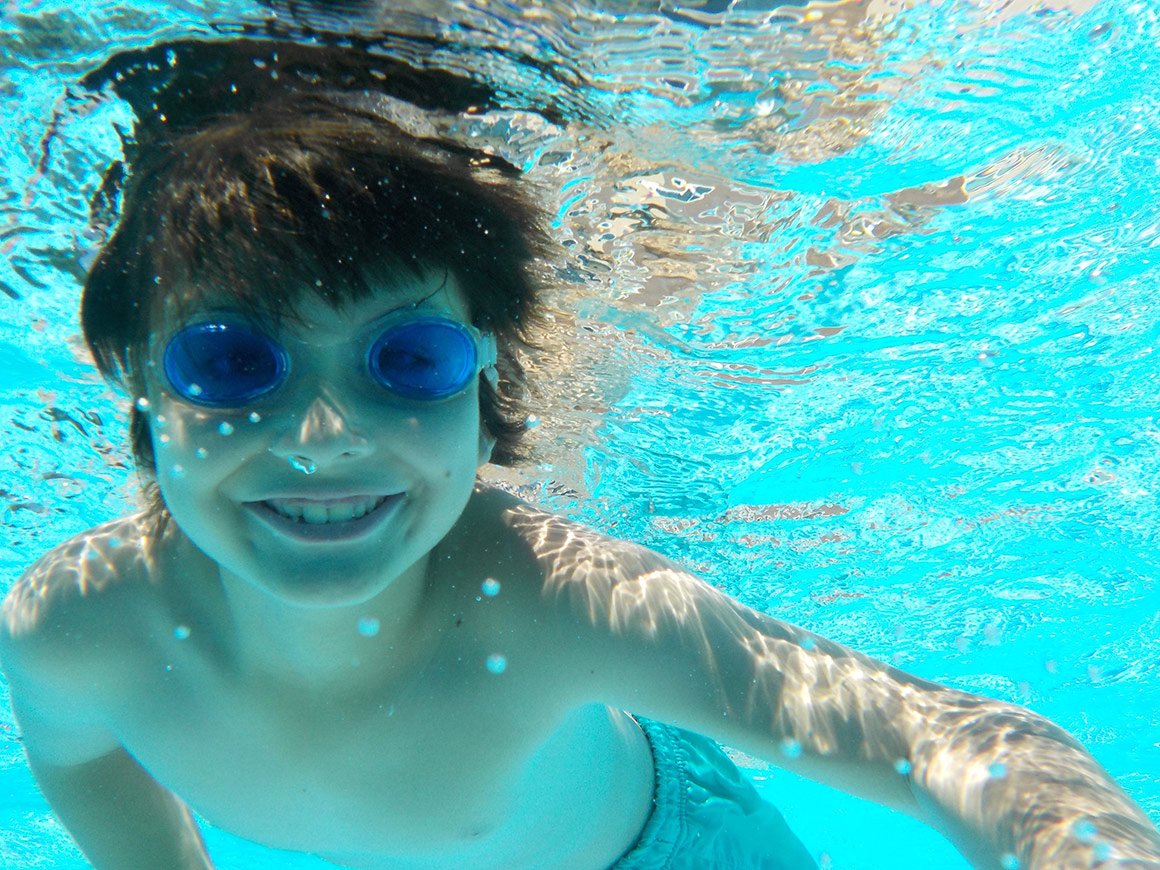 nikon_coolpix_compact_camera_w100_full_h