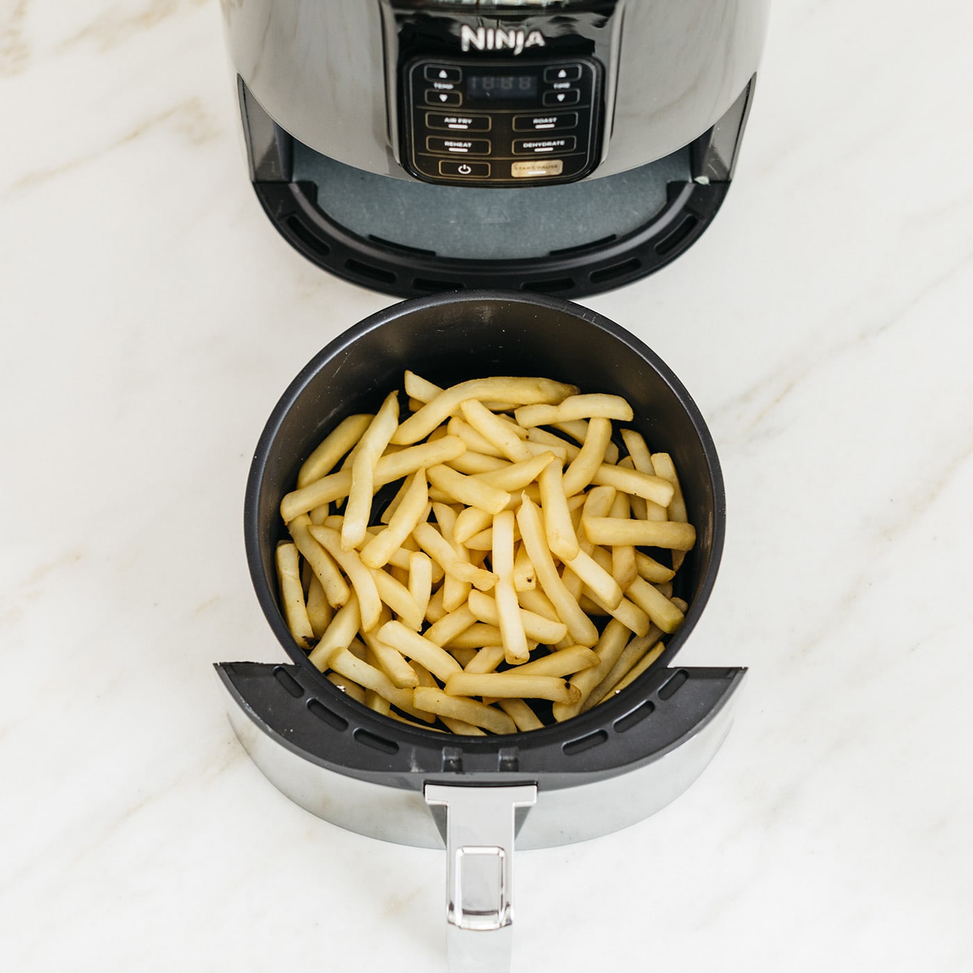 Ninja-Air-Fryer-AF100UK-chips-basket2-SQ_o1z3sk.jpg (1400×1400)